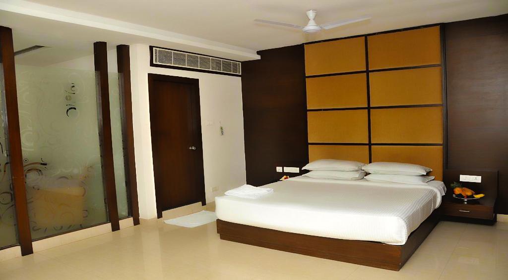 Hotel Central Park Ongole Экстерьер фото