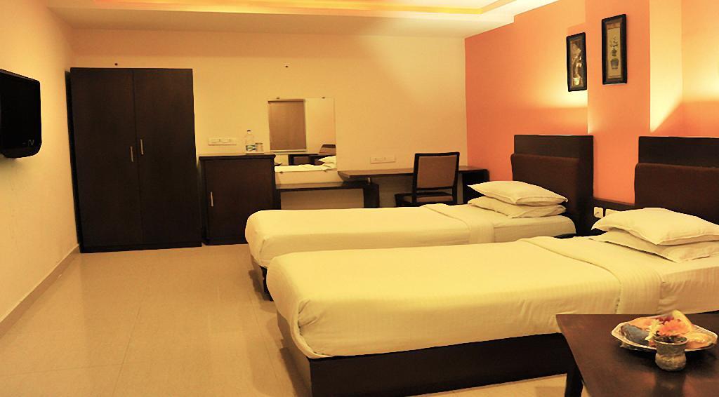 Hotel Central Park Ongole Экстерьер фото